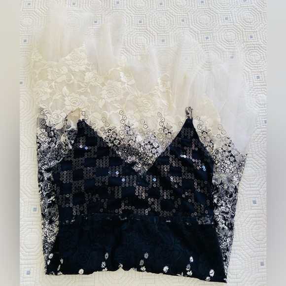 My Vegas dress! Sequined and flirty with several layers of tulle- bodycon - Picture 3 of 6